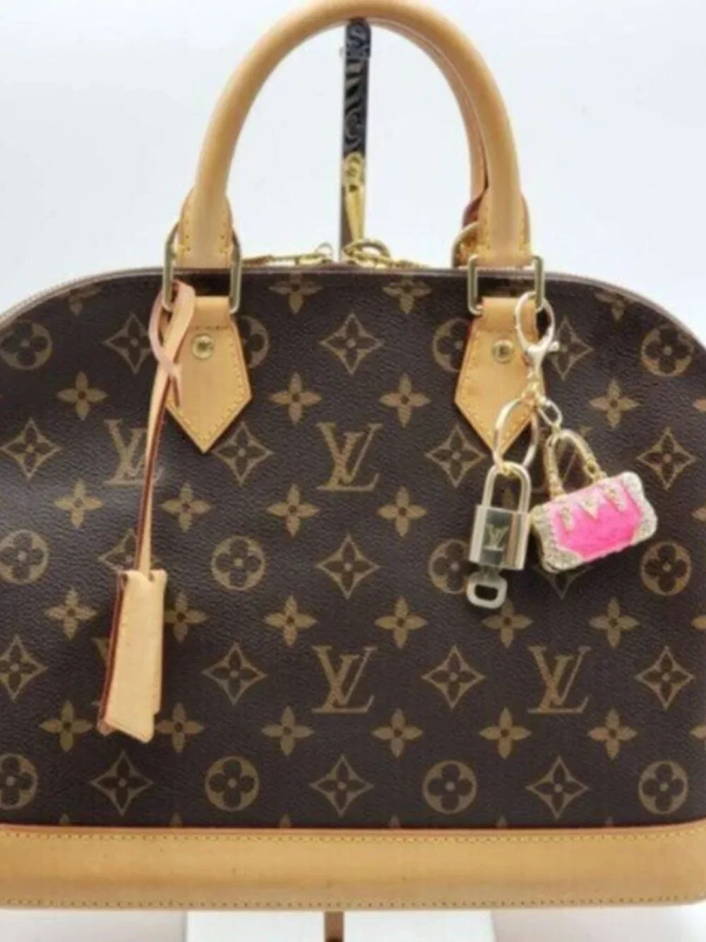 LV Authentic Gold Padlock 🔒 Key Set w/ Unbranded Keychain Charm